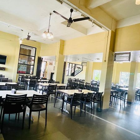 לונבלה Hotel Manik Moti מראה חיצוני תמונה