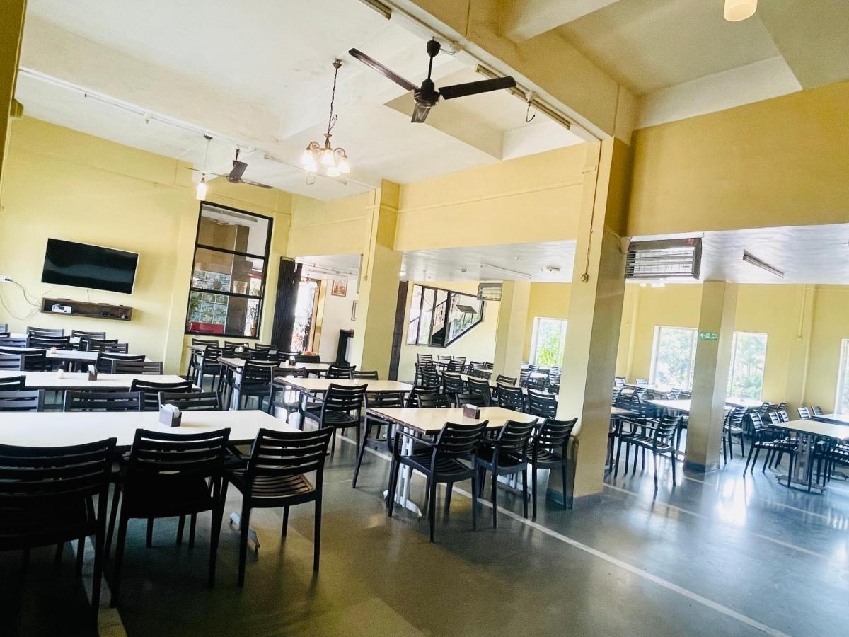לונבלה Hotel Manik Moti מראה חיצוני תמונה