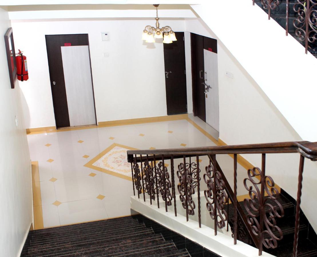 לונבלה Hotel Manik Moti מראה חיצוני תמונה