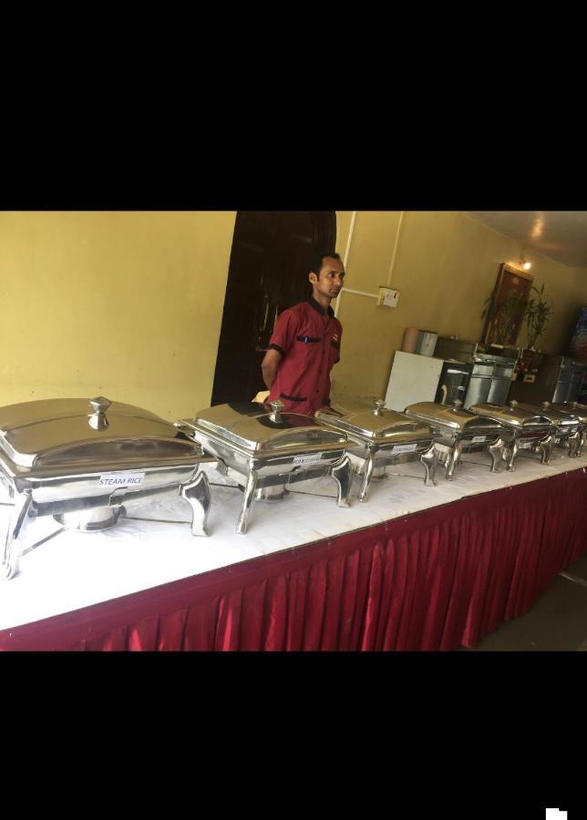 לונבלה Hotel Manik Moti מראה חיצוני תמונה