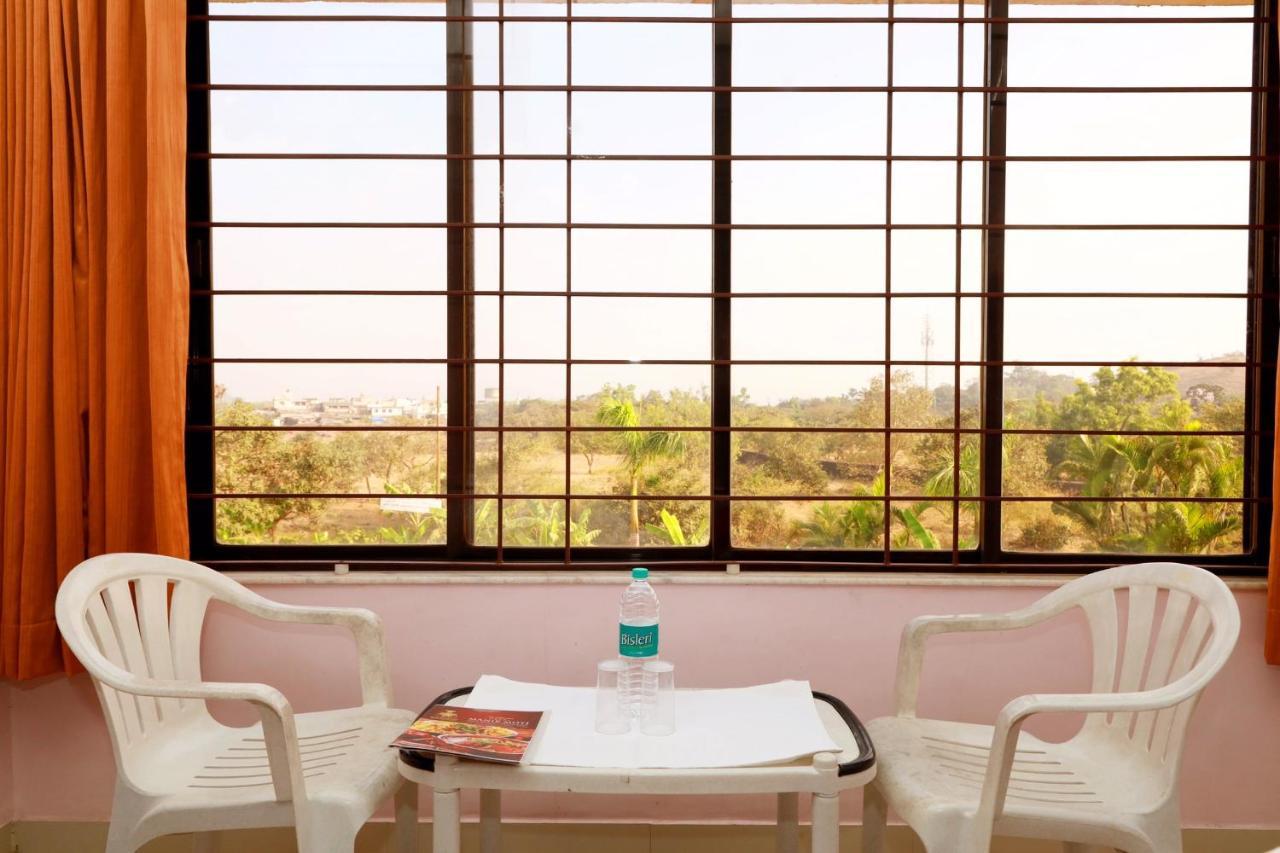 לונבלה Hotel Manik Moti מראה חיצוני תמונה