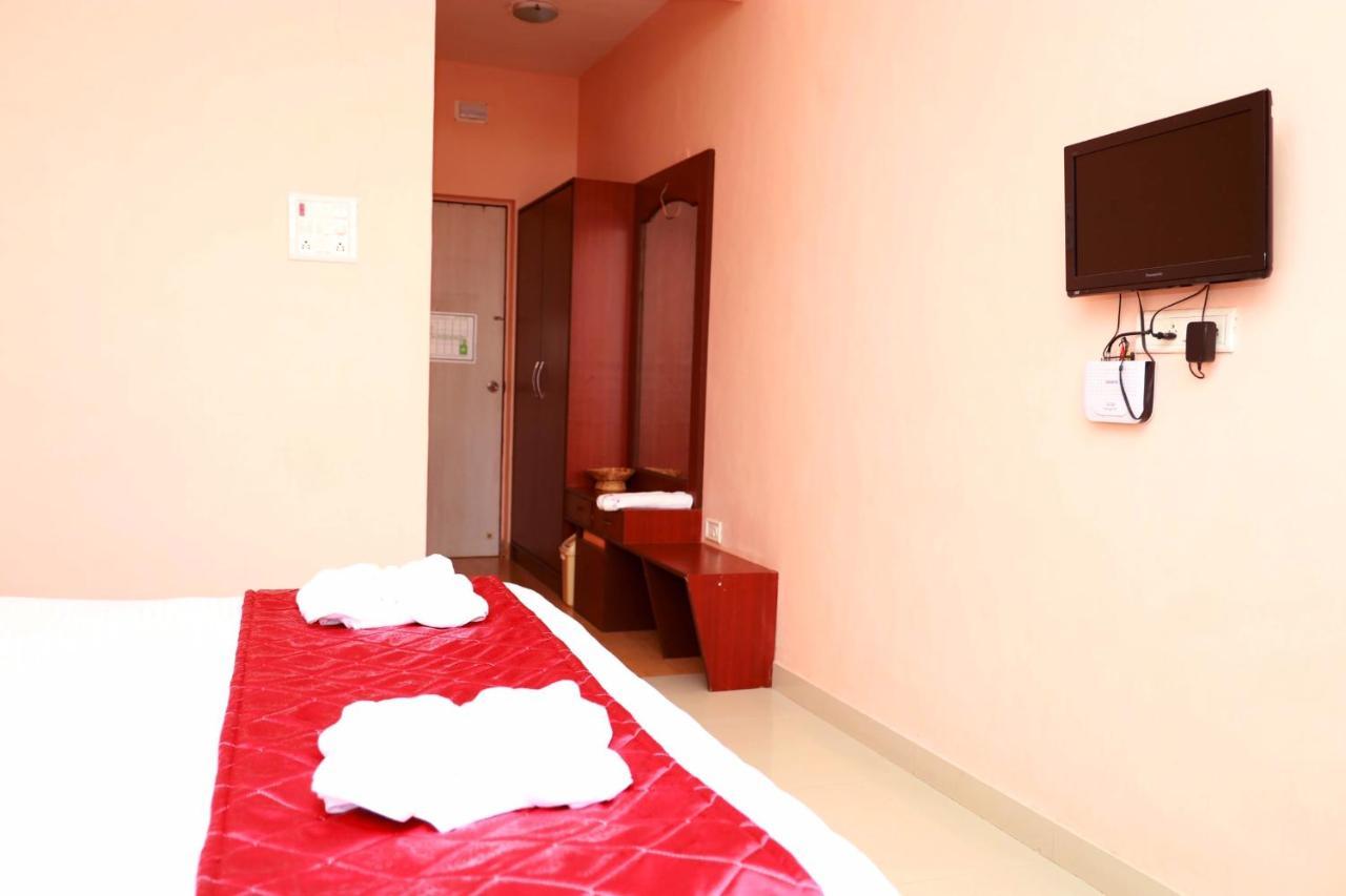 לונבלה Hotel Manik Moti מראה חיצוני תמונה